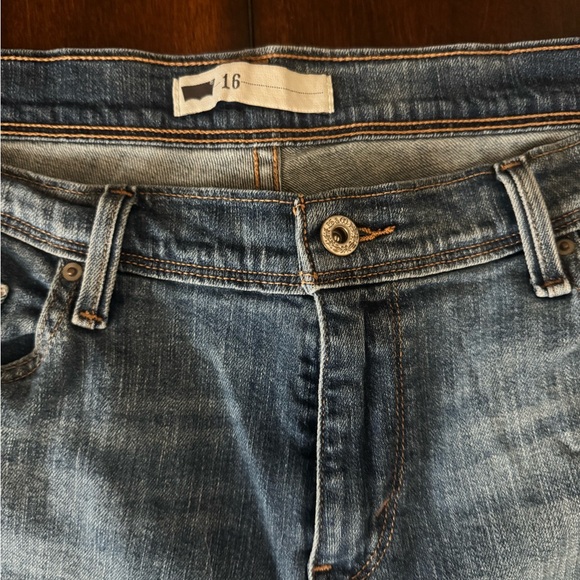 Levi’s Women’s Bermuda Blue Denim Shorts 16 - Picture 2 of 6